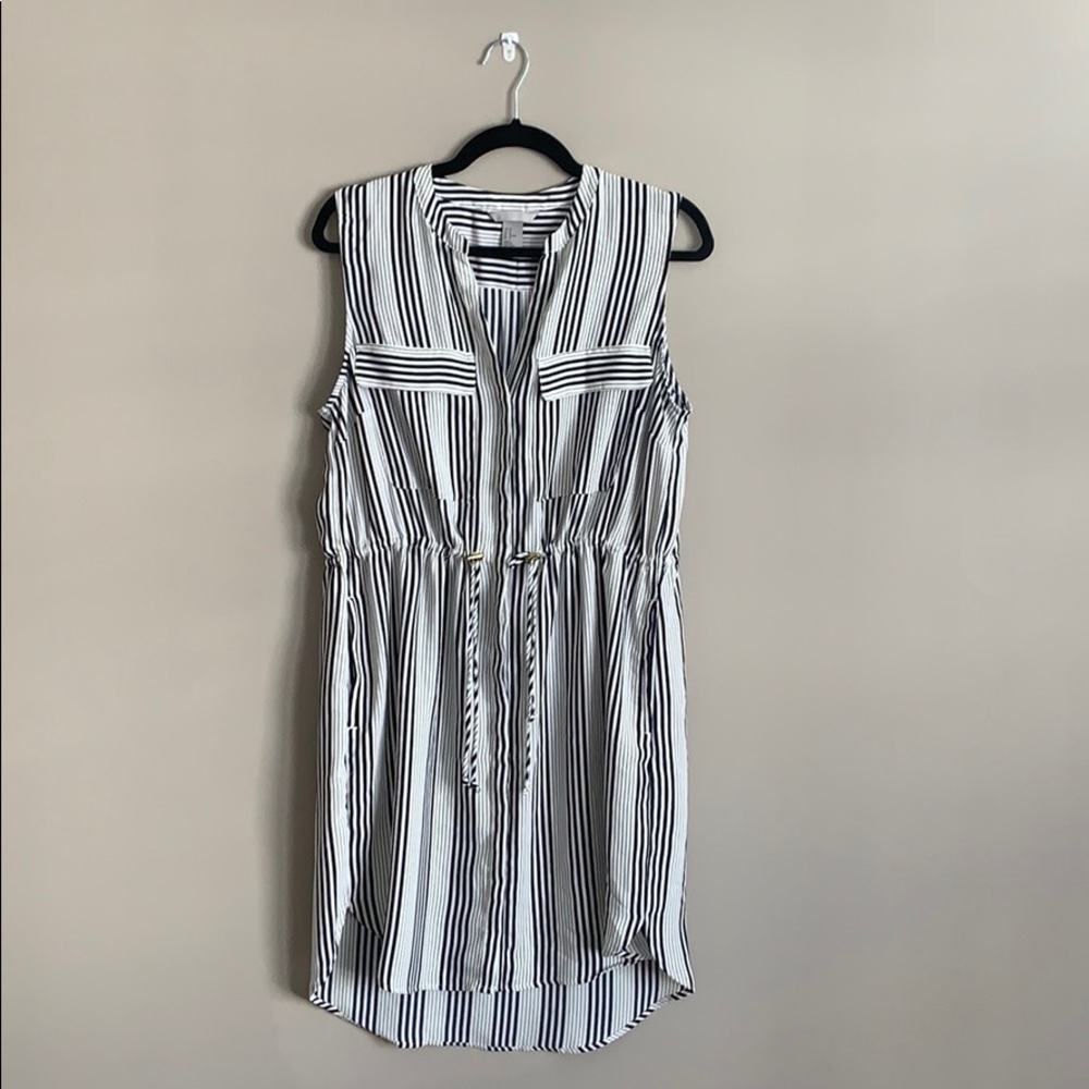 Sleeveless, striped dress with side pockets